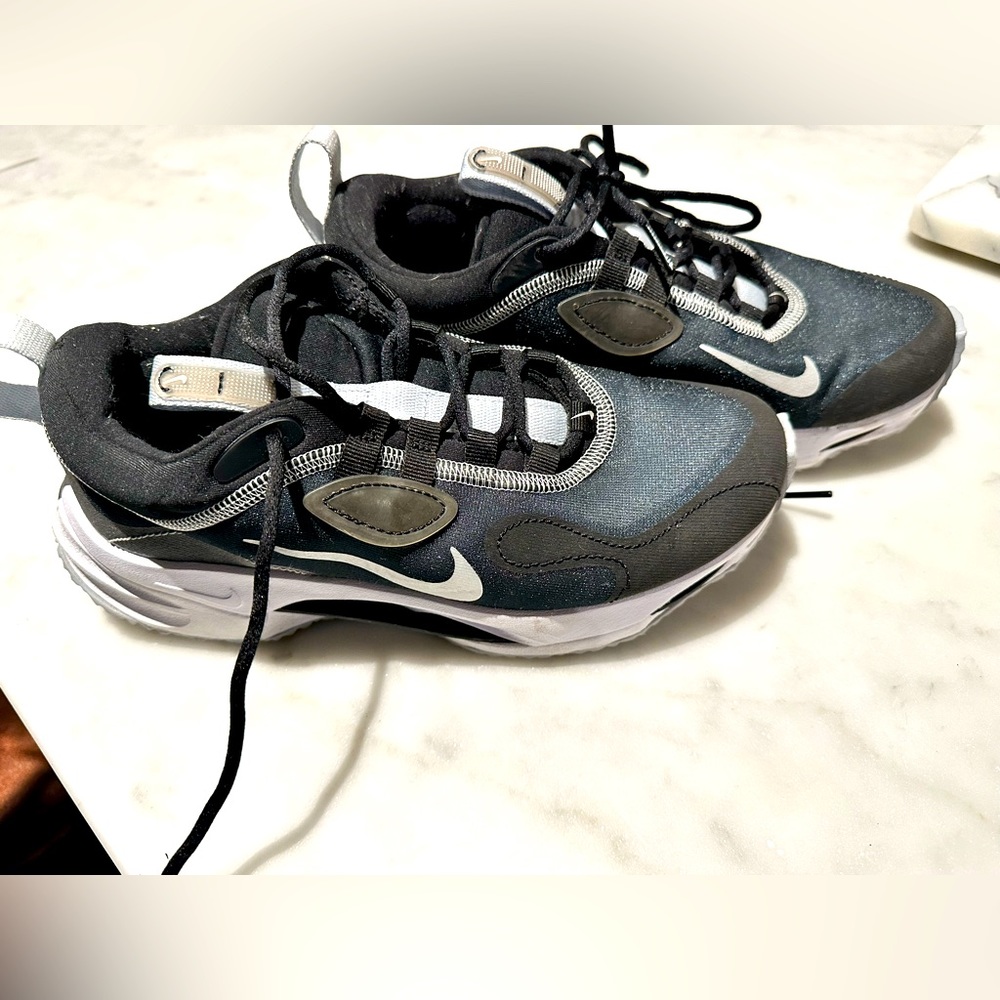 Almost new Nike spark tennis shoes